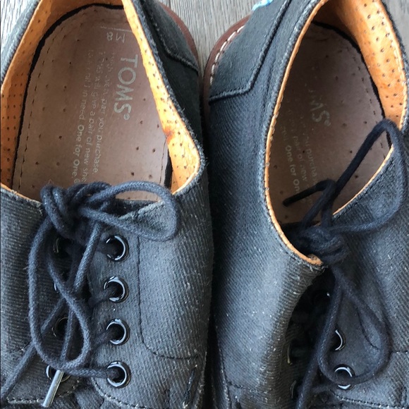 Men’s Toms Brogue shoes - Picture 2 of 3